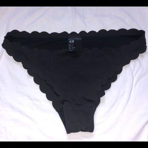 Scalloped bikini bottoms